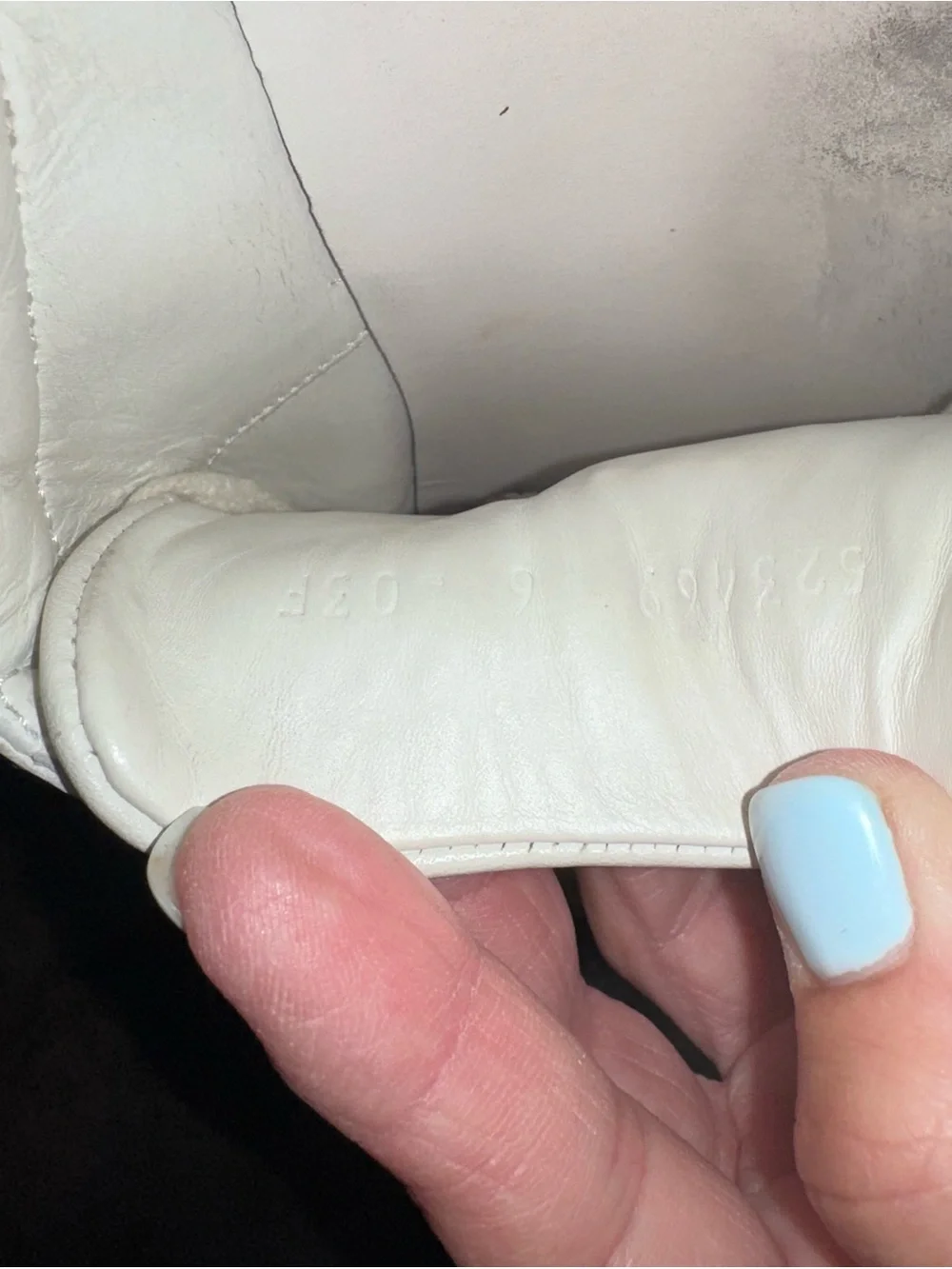 Gucci White Leather Sneakers with Logo Strap